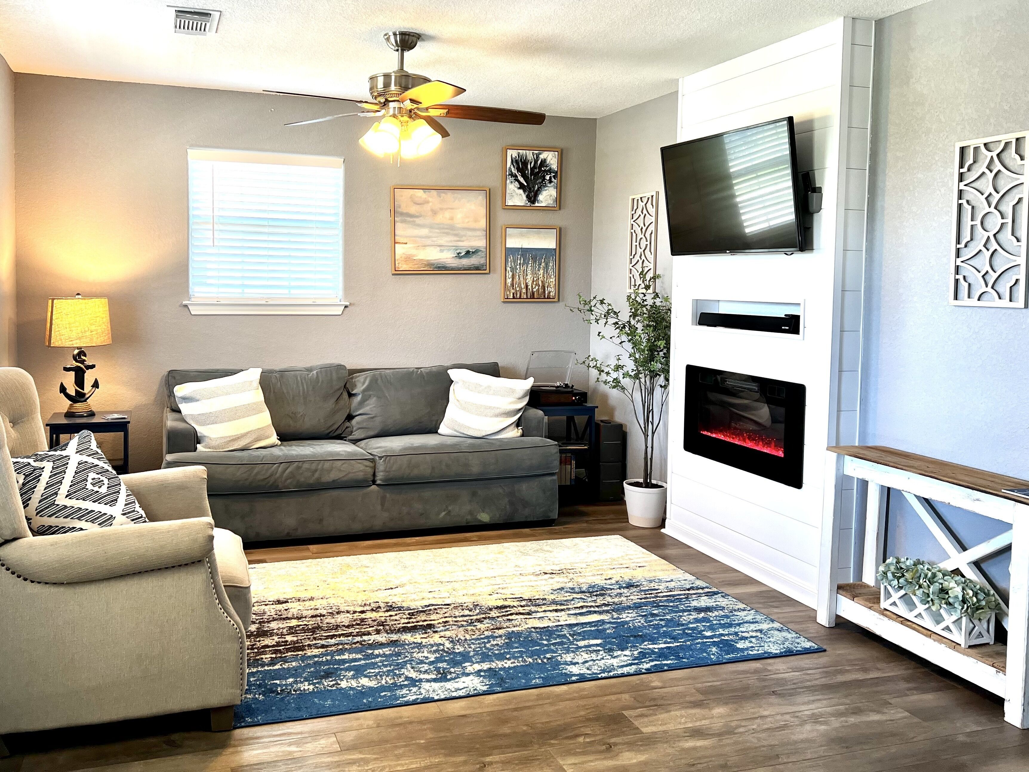 Anchors a-Wave - remodeled, cozy 3/2 home is ready for your coastal vacation