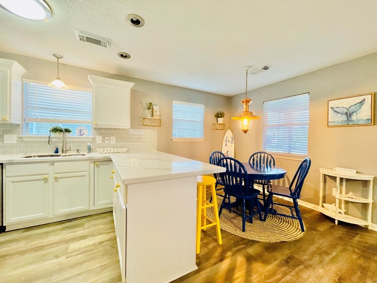 Anchors a-Wave - remodeled, cozy 3/2 home is ready for your coastal vacation