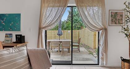 Stylish & Comfy Townhome Walking Distance to Beach