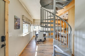 Interior - The View at Mountain Retreat By Red Rocks & Golden (Evergreen)