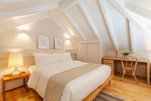 1 habitación, escritorio, tabla de planchar con plancha y wifi gratis