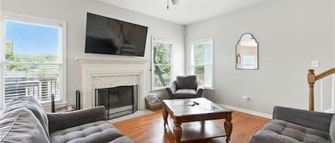 Smart-tv en een open haard