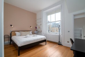 3 Schlafzimmer, Schreibtisch, Bügeleisen/Bügelbrett, Internetzugang