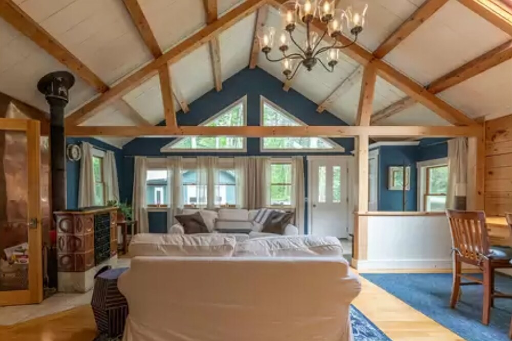Charming home minutes from Camden