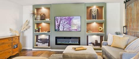 TV, fireplace, stereo