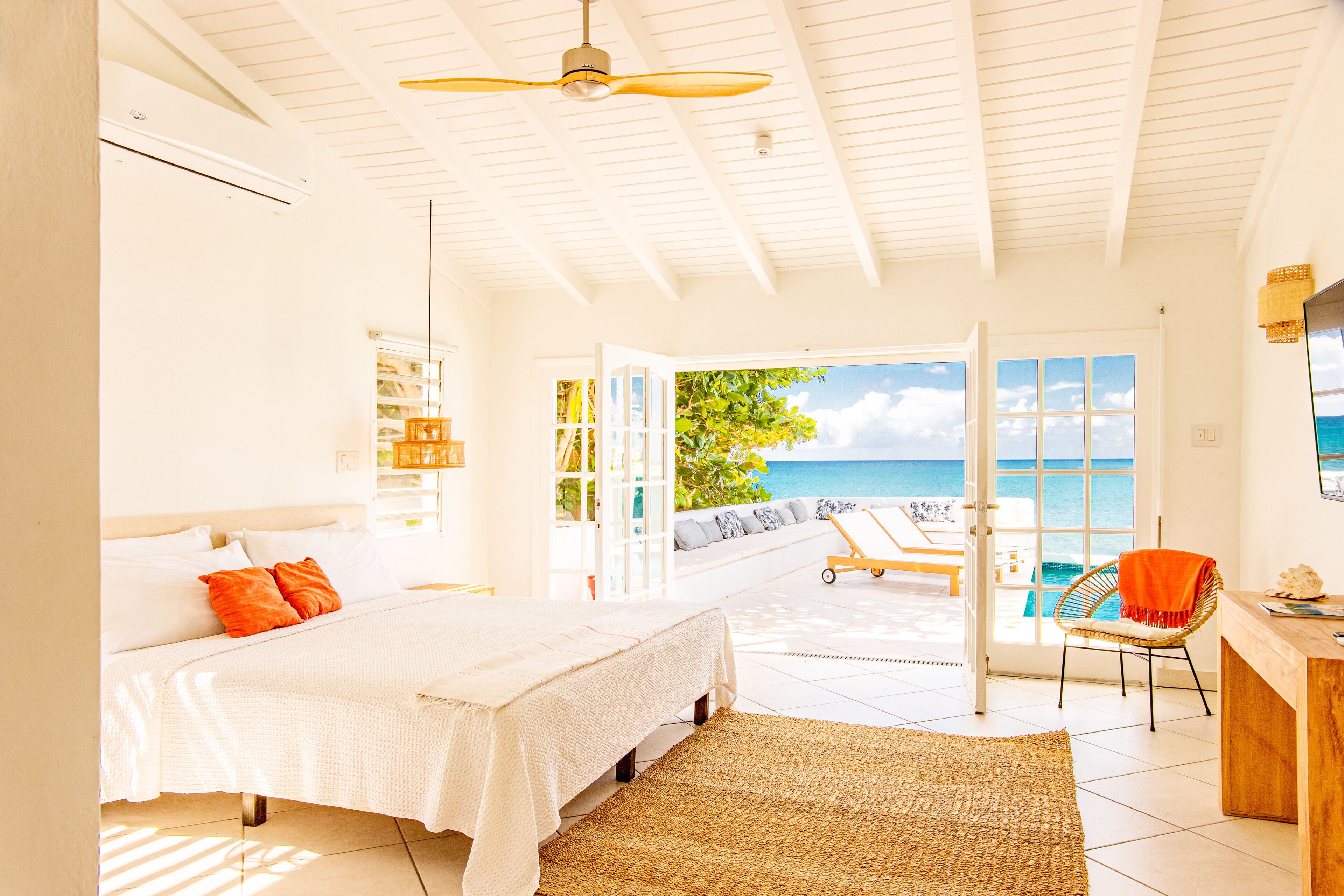 4 dormitorios, caja fuerte, tabla de planchar con plancha