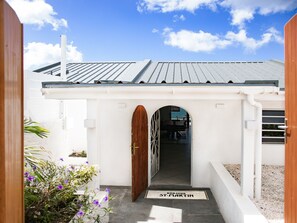 Exterior - Villa Bonjour water front villa next to Maho (Simpson Bay)
