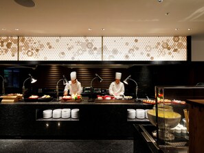 Colazione a buffet a pagamento, servita tutte le mattine 