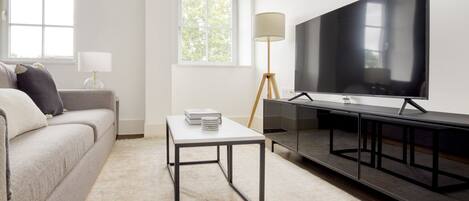 Fernseher, Stereoanlage