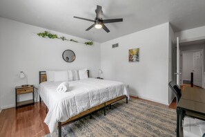 3 bedrooms, desk, WiFi, bed sheets - Your Kentucky Home (Georgetown)
