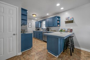 Fridge, microwave, oven, stovetop - Your Kentucky Home (Georgetown)