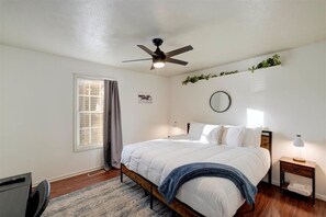 3 soverom, skrivebord, wi-fi og sengetøy