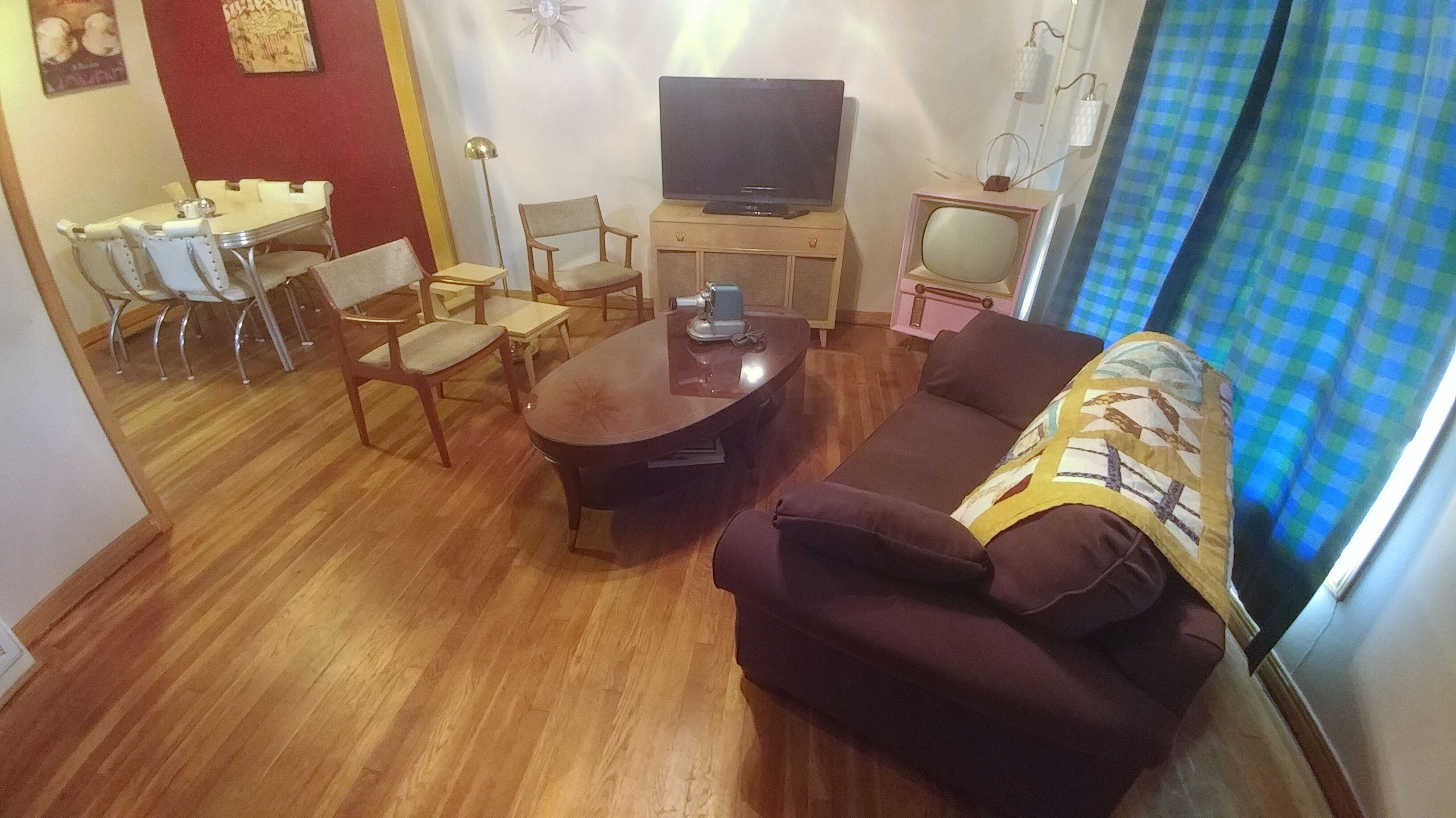 Retro House:1950s Time Capsule near OSU OKC, the Fairgrounds, & Hurricane Harbor