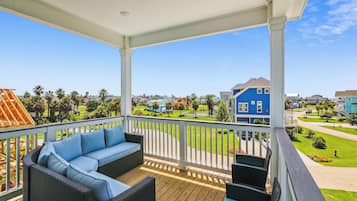 House (4 Bedrooms) | Front of property