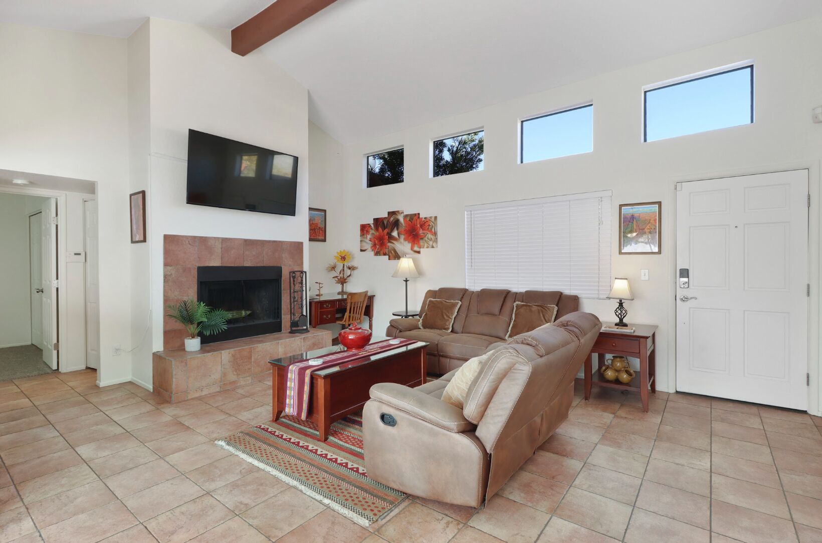 2 bedroom 2 bath separate floor plan, great location, uniquely Southwest.