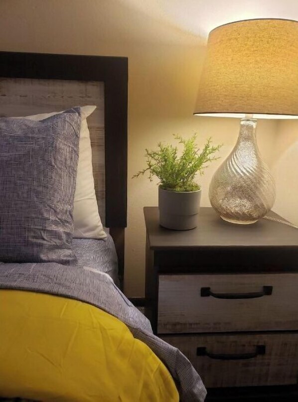 3 bedrooms, desk, iron/ironing board, free WiFi