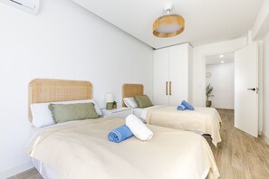 2 bedrooms, iron/ironing board, free WiFi, bed sheets - - (Torre del Mar)