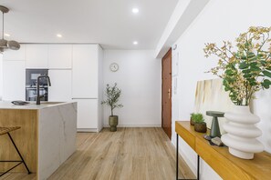 Fridge, microwave, dishwasher, coffee/tea maker - - (Torre del Mar)