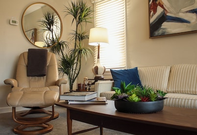 Ultra Clean, Private, Comfy Home in Prime Location. Sleeps up to 8.