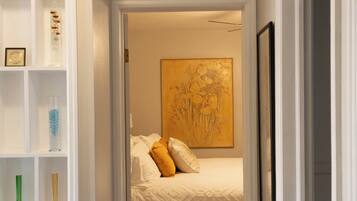 3 bedrooms, desk, iron/ironing board, travel cot