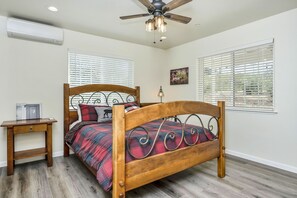 2 bedrooms, travel crib, free WiFi, bed sheets