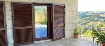 3 Bed House - Sleeps 6 - Parking - Wifi