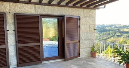 3 Bed House - Sleeps 6 - Parking - Wifi