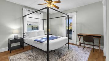 4 camere, una scrivania, ferro/asse da stiro, culla da viaggio