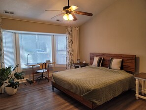 3 camere, una scrivania, ferro/asse da stiro, Wi-Fi gratuito