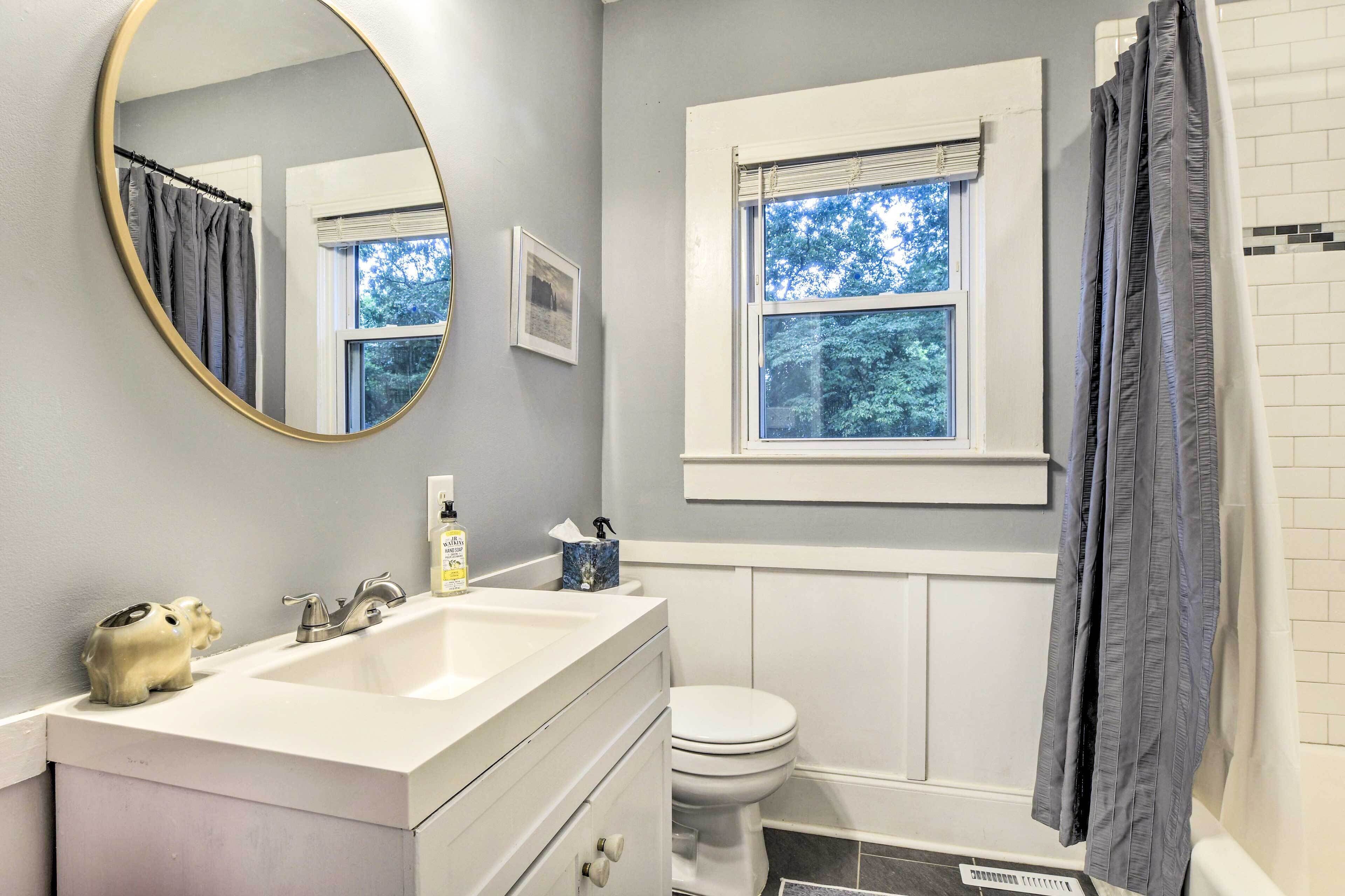 Peaceful Garner Home ~ 6 Mi to Dtwn Raleigh!