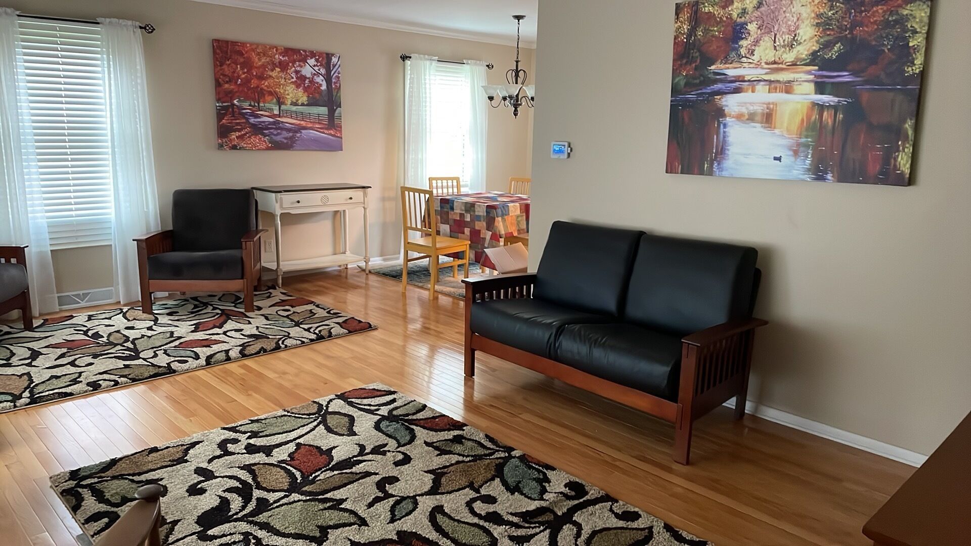 Quiet family sized retreat surrounded by farm but in town.