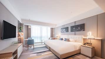 Deluxe-Zimmer, 1 King-Bett | Daunenbettdecken, Schreibtisch, laptopgeeigneter Arbeitsplatz