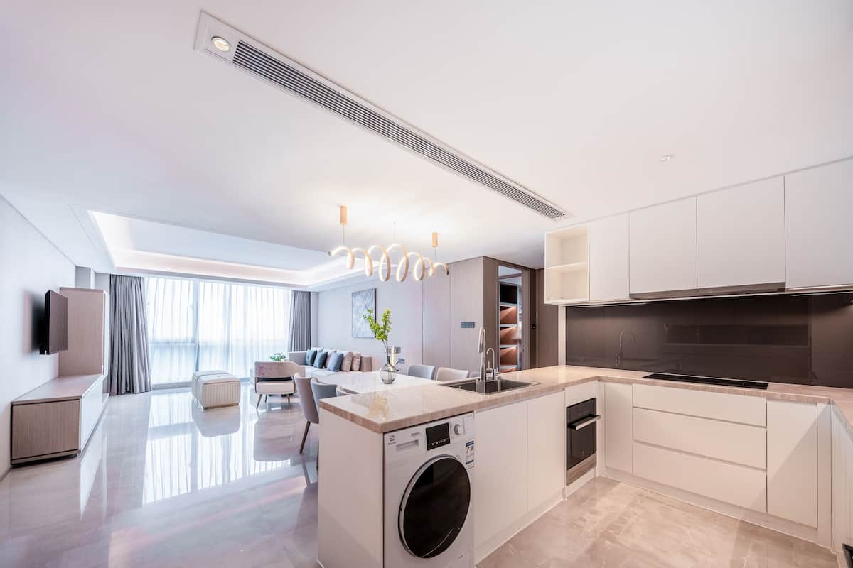 Deluxe Suite, 1 Bedroom | Ruang tamu | TV LCD