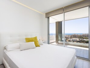 2 bedrooms, iron/ironing board, Internet, bed sheets - Luxury Suite in Costa Adeje with sea views (Adeje)