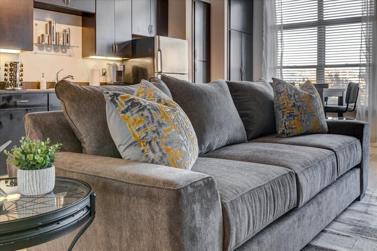 King Bed - 1 Bedroom - Deep Ellum - Parking - W/D