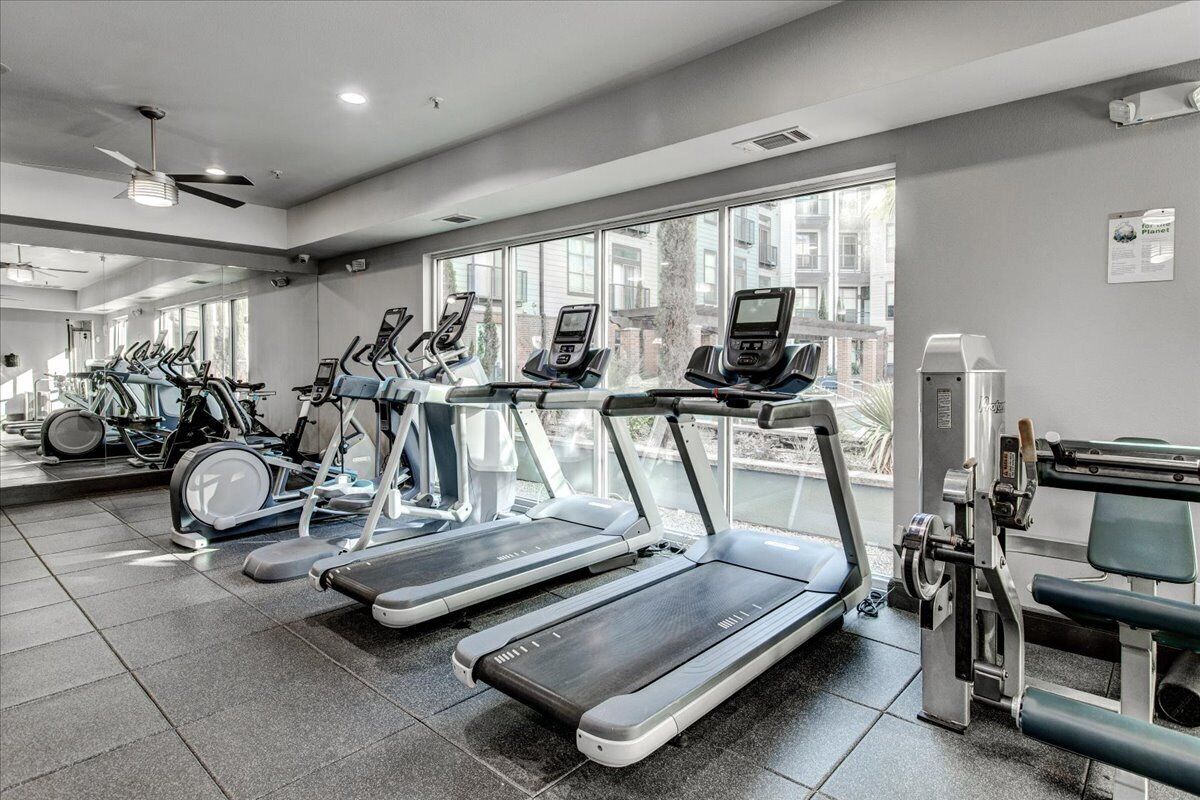 Fully Furnished | 1 Bedroom | Deep Ellum | King Bed | Parking | WiFi | W/D