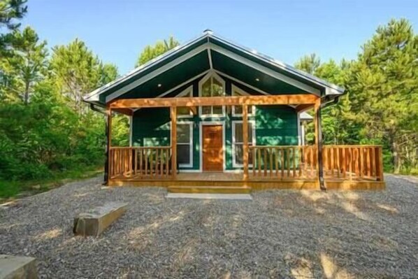 Exterior - SERENITY NOW · Relax & Unwind (Broken Bow)