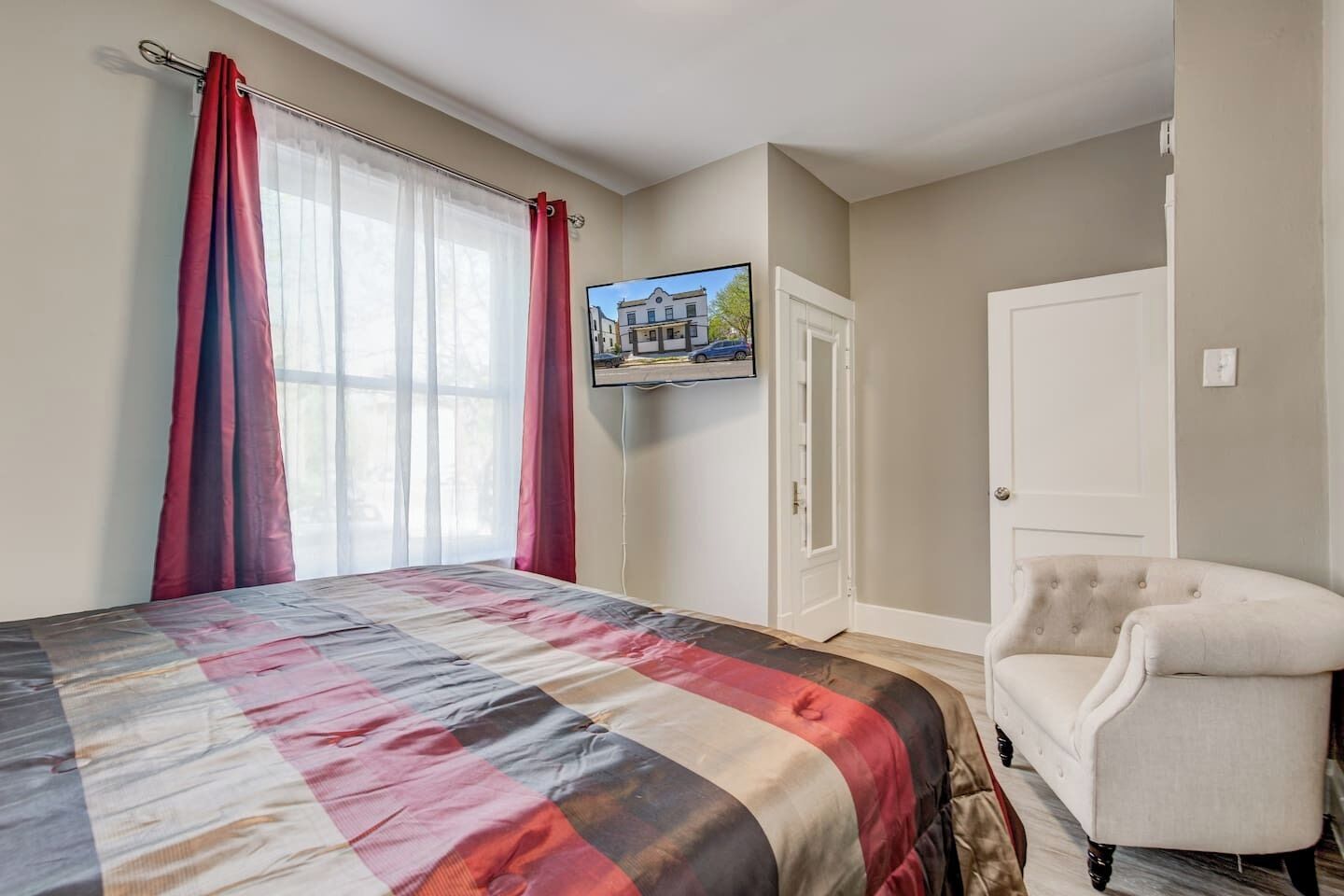 Desk, iron/ironing board, free WiFi, bed sheets