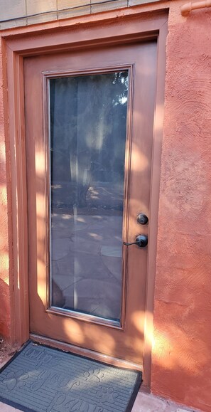 Exterior detail - Cute studio apartment in the heart of West Sedona (Sedona)