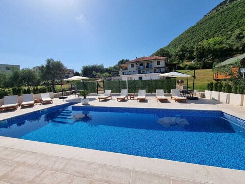 Beautiful view studio with pool