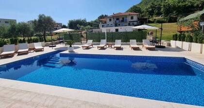 Beautiful view studio with pool