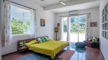 Suite, 4 Bedrooms (Casa Kenzo) | Desk, bed sheets