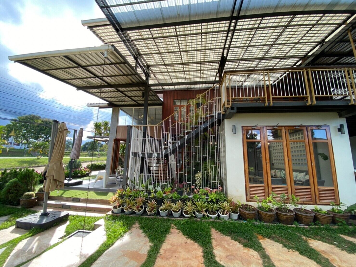 ด้านหน้าที่พัก