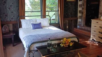 3 makuuhuonetta, silitysrauta/-lauta, ilmainen Wi-Fi, vuodevaatteet