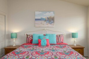 2 bedrooms, iron/ironing board, WiFi