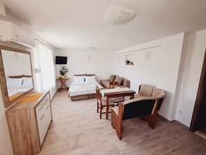 1 Schlafzimmer, Bügeleisen/Bügelbrett, kostenloses WLAN, Bettwäsche