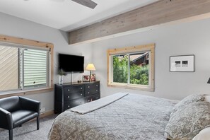 4 slaapkamers, een bureau, gratis wifi, beddengoed