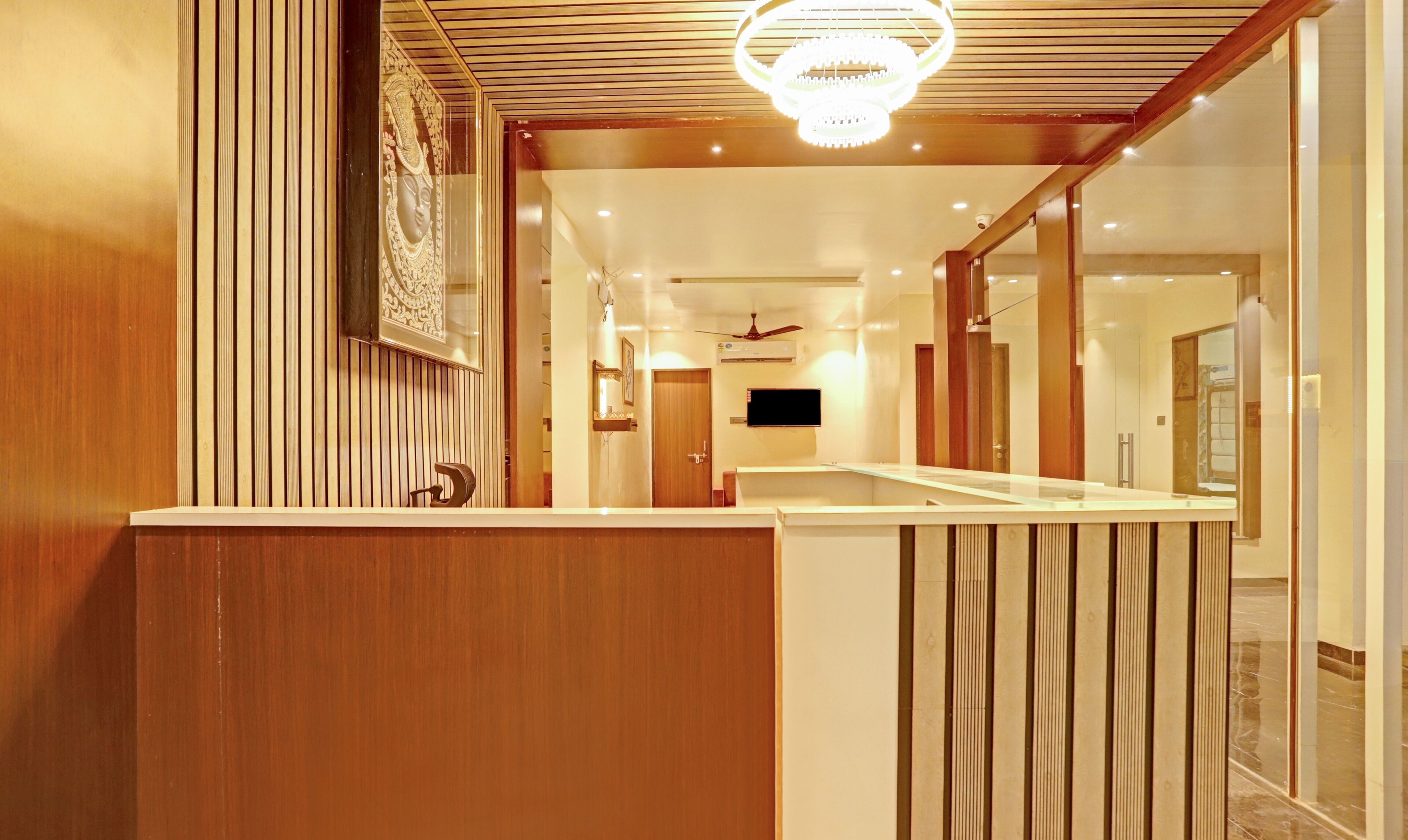 ฝ่ายต้อนรับ