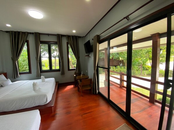 Standard Triple Room | Terrace/patio