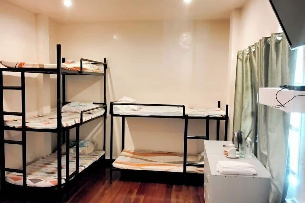 Minibar, in-room safe, free WiFi, bed sheets
